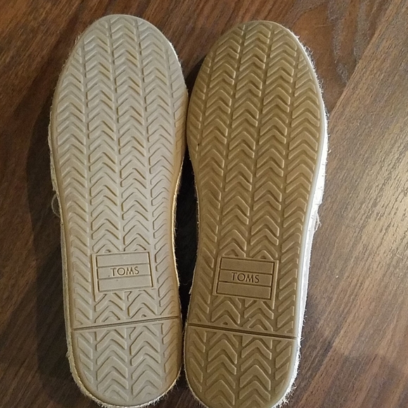 Toms suede shoes - Picture 7 of 7